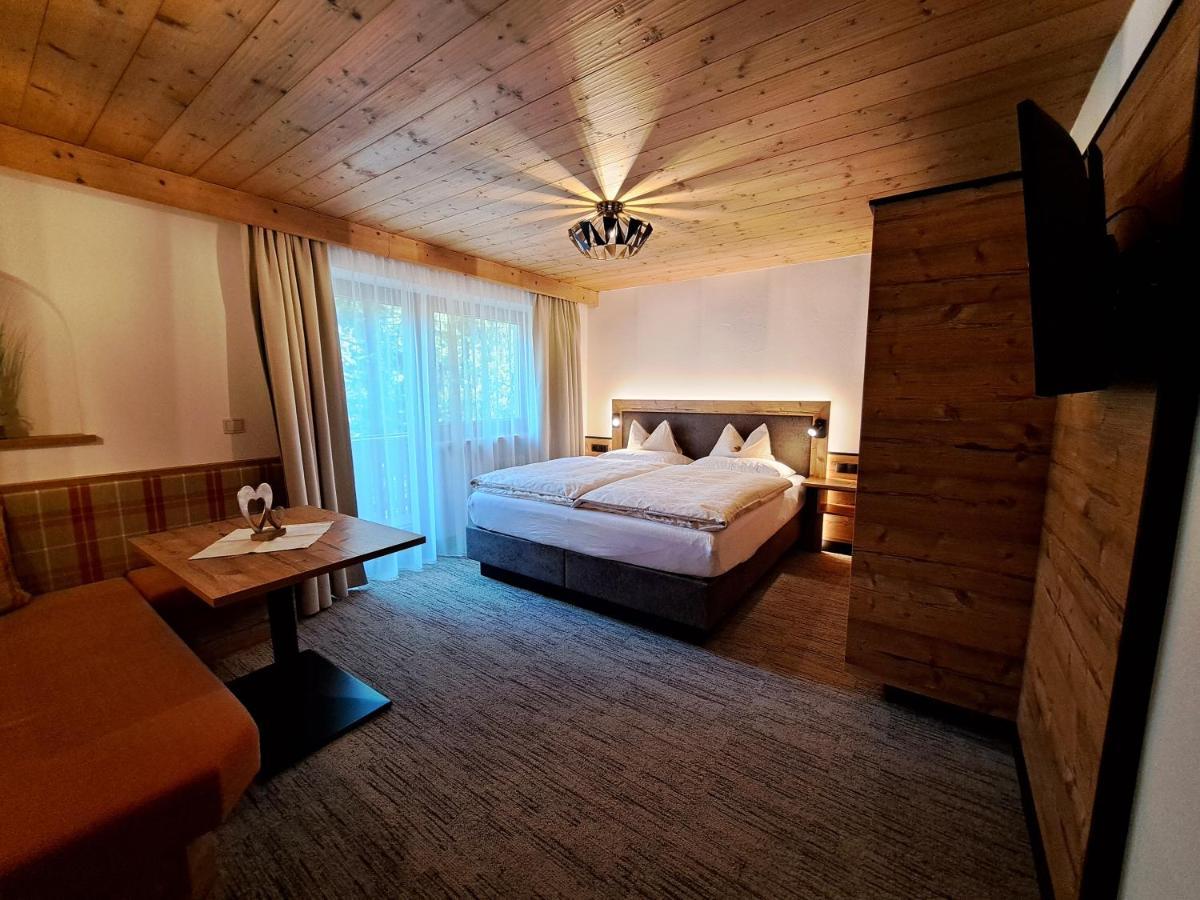 Gaestehaus Hochmuth Mayrhofen Exteriör bild
