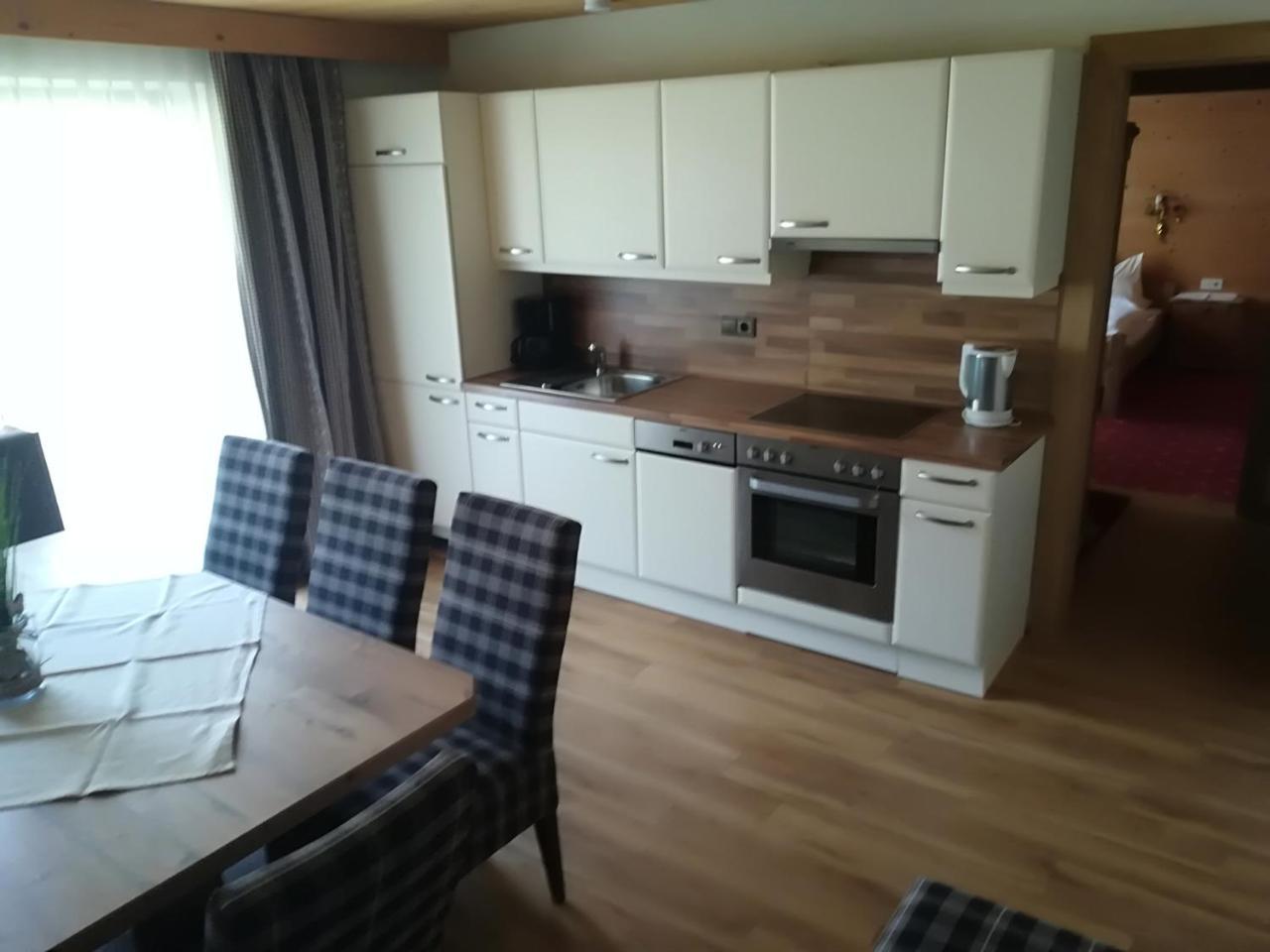 Gaestehaus Hochmuth Mayrhofen Exteriör bild